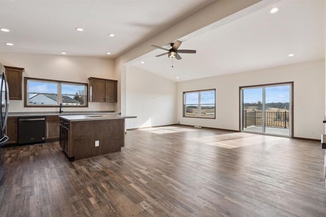 1095 Walnut Dell Road, Platteville, WI 53818