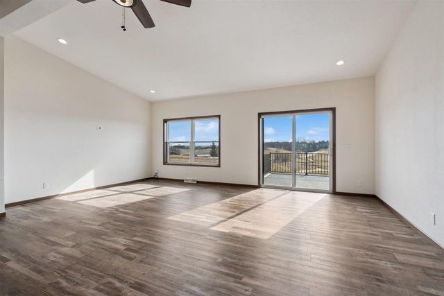 1095 Walnut Dell Road, Platteville, WI 53818