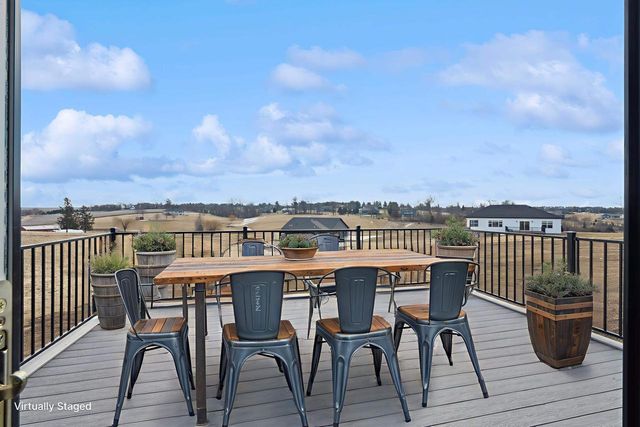 1095 Walnut Dell Road, Platteville, WI 53818