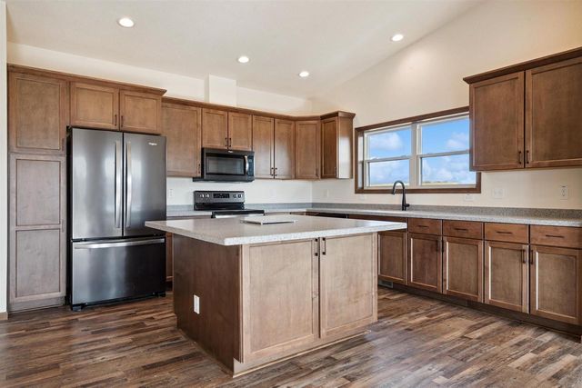 1095 Walnut Dell Road, Platteville, WI 53818