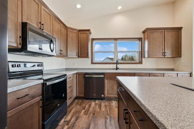 1095 Walnut Dell Road, Platteville, WI 53818