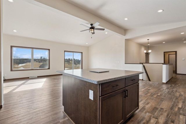 1095 Walnut Dell Road, Platteville, WI 53818