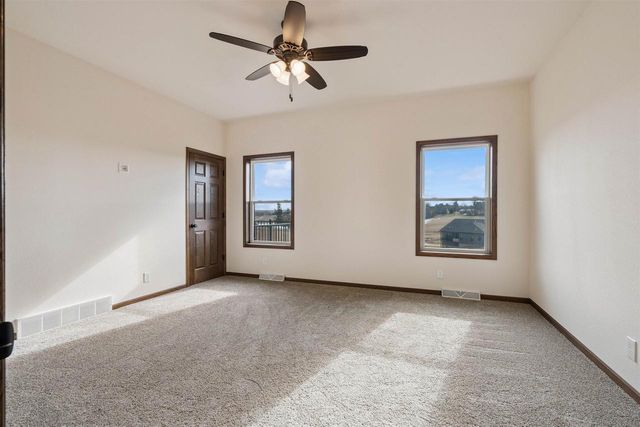 1095 Walnut Dell Road, Platteville, WI 53818