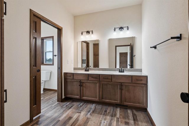 1095 Walnut Dell Road, Platteville, WI 53818