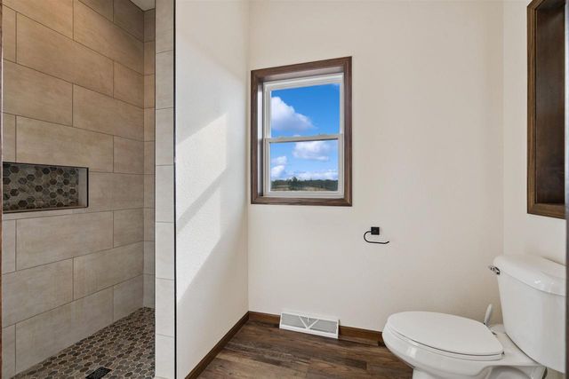 1095 Walnut Dell Road, Platteville, WI 53818