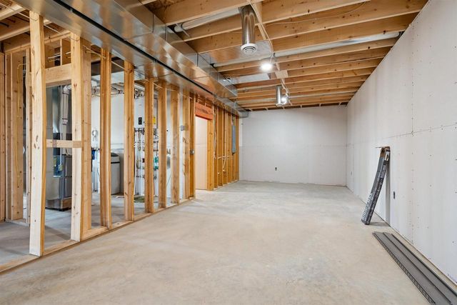 1095 Walnut Dell Road, Platteville, WI 53818