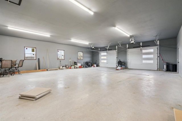 1095 Walnut Dell Road, Platteville, WI 53818