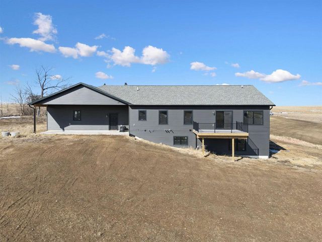 1095 Walnut Dell Road, Platteville, WI 53818