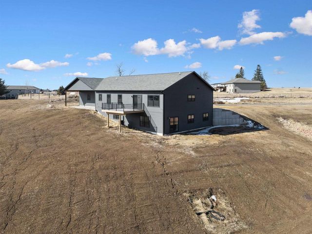 1095 Walnut Dell Road, Platteville, WI 53818