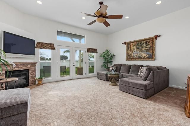 2725 Morning Glory Ln, Carlsbad, CA 92008