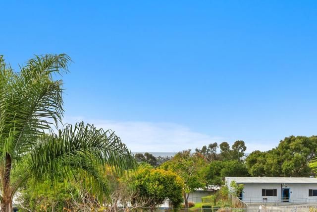 2725 Morning Glory Ln, Carlsbad, CA 92008