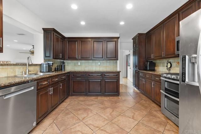 2725 Morning Glory Ln, Carlsbad, CA 92008