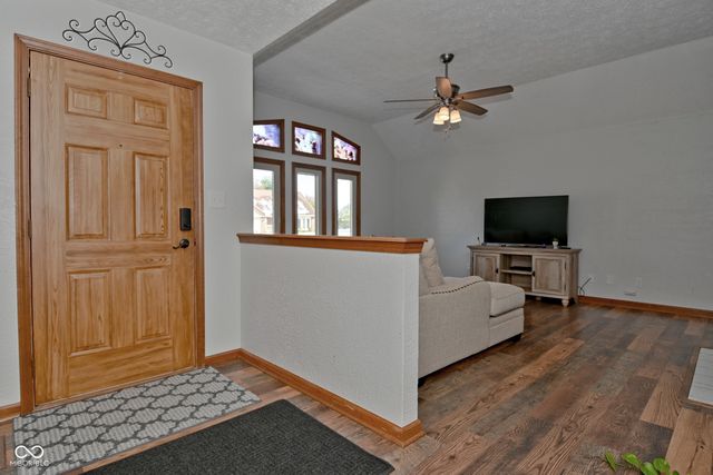 420 Jaynes Circle, Greenwood, IN 46142