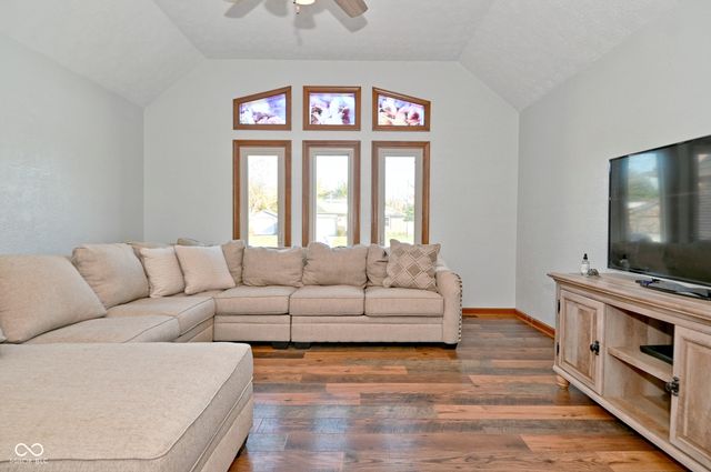 420 Jaynes Circle, Greenwood, IN 46142