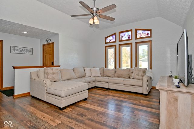 420 Jaynes Circle, Greenwood, IN 46142