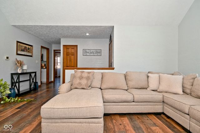 420 Jaynes Circle, Greenwood, IN 46142