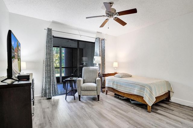 3068 Lucerne Park Drive, Greenacres, FL 33467
