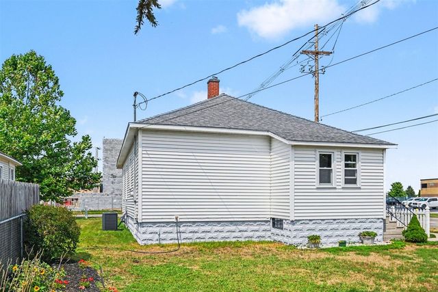 1448 Columbus Avenue, Grand Haven, MI 49417