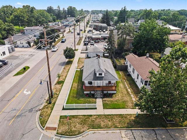 1448 Columbus Avenue, Grand Haven, MI 49417