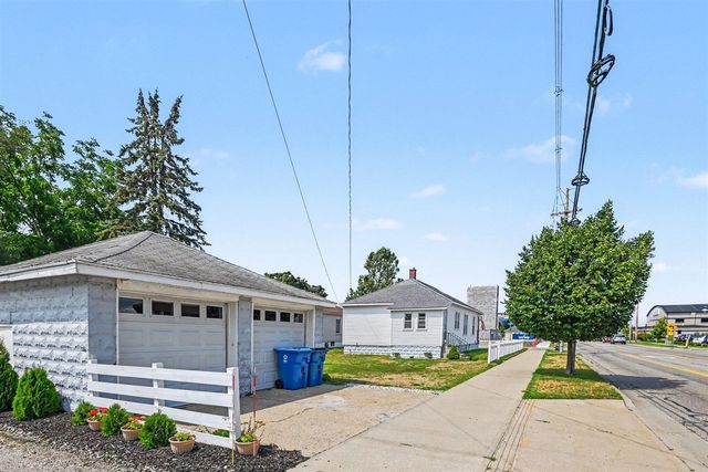 1448 Columbus Avenue, Grand Haven, MI 49417