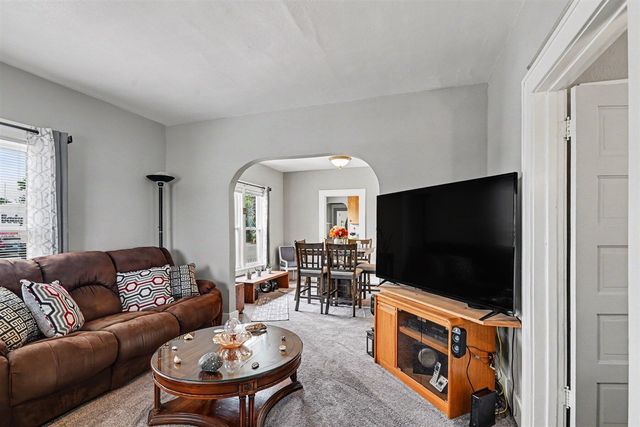 1448 Columbus Avenue, Grand Haven, MI 49417