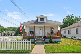 1448 Columbus Avenue, Grand Haven, MI 49417