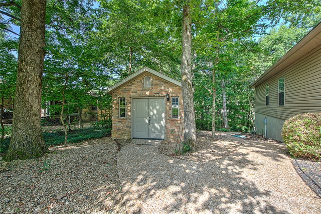 7 Granshire Drive, Bella Vista, AR 72714