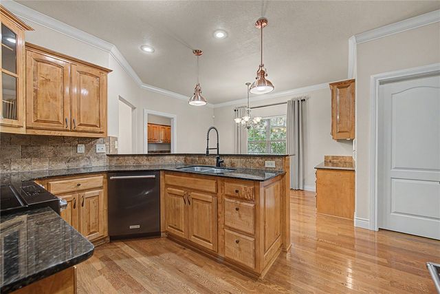7 Granshire Drive, Bella Vista, AR 72714