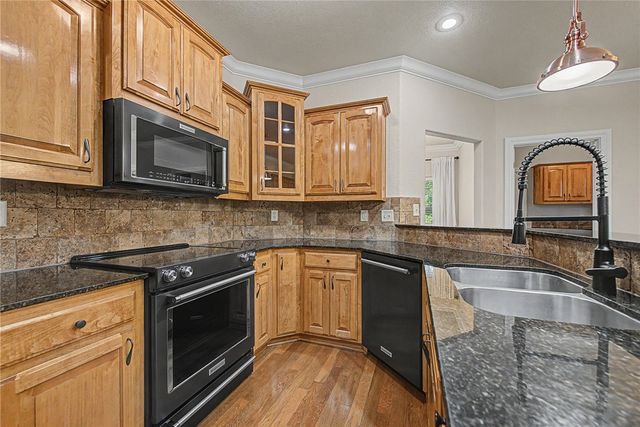 7 Granshire Drive, Bella Vista, AR 72714