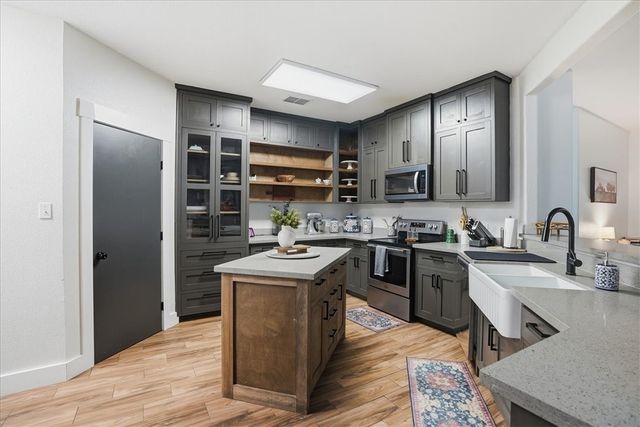 1402 W Johnson Ave, Aransas Pass, TX 78336