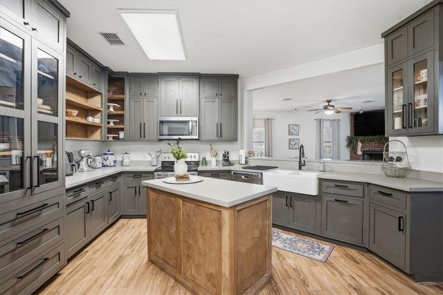 1402 W Johnson Ave, Aransas Pass, TX 78336