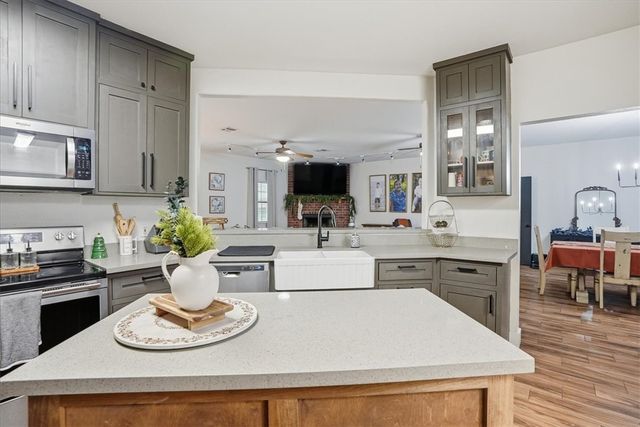 1402 W Johnson Ave, Aransas Pass, TX 78336