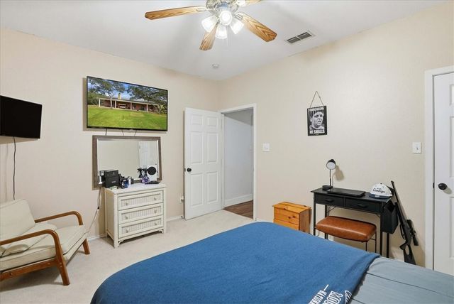 1402 W Johnson Ave, Aransas Pass, TX 78336