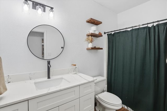 1402 W Johnson Ave, Aransas Pass, TX 78336