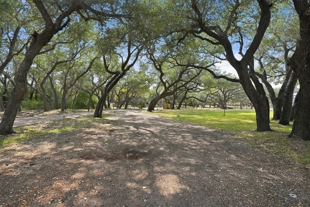 1402 W Johnson Ave, Aransas Pass, TX 78336