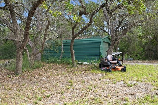 1402 W Johnson Ave, Aransas Pass, TX 78336