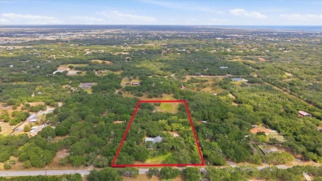 1402 W Johnson Ave, Aransas Pass, TX 78336