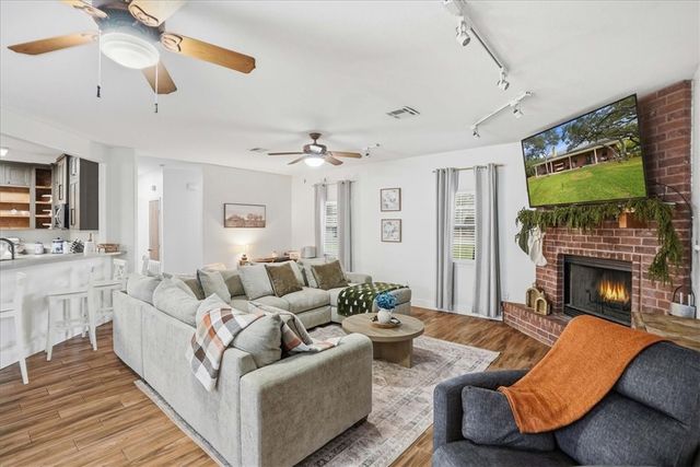 1402 W Johnson Ave, Aransas Pass, TX 78336