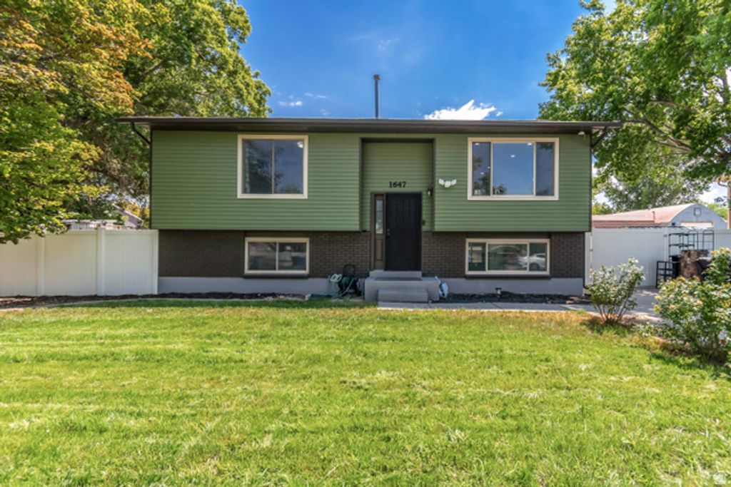1647 W 8295 S, West Jordan, UT 84088