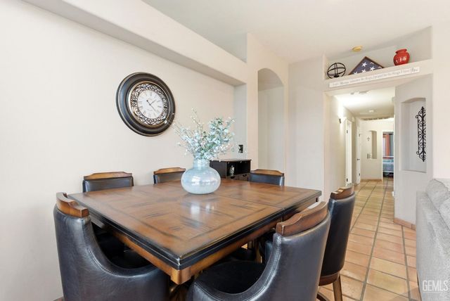 6607 Lilydale Drive, Bakersfield, CA 93313