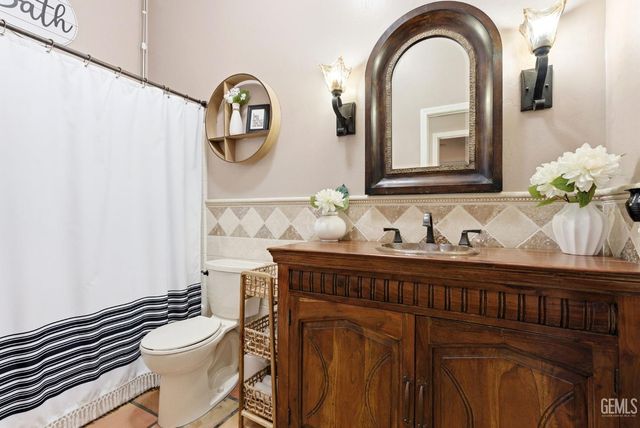 6607 Lilydale Drive, Bakersfield, CA 93313