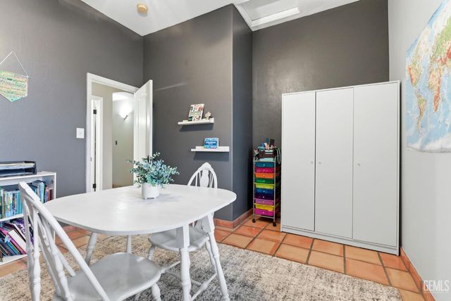 6607 Lilydale Drive, Bakersfield, CA 93313