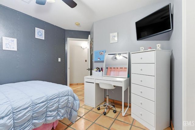 6607 Lilydale Drive, Bakersfield, CA 93313