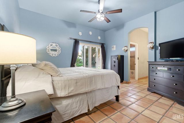 6607 Lilydale Drive, Bakersfield, CA 93313