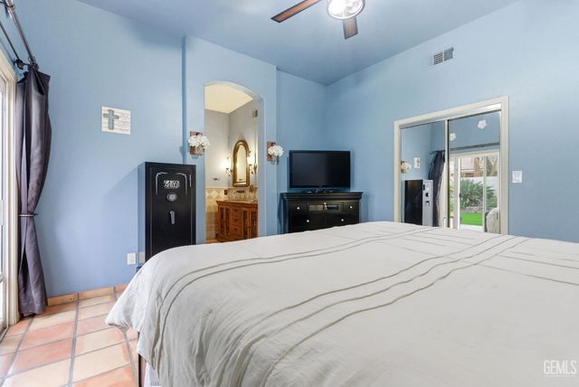 6607 Lilydale Drive, Bakersfield, CA 93313