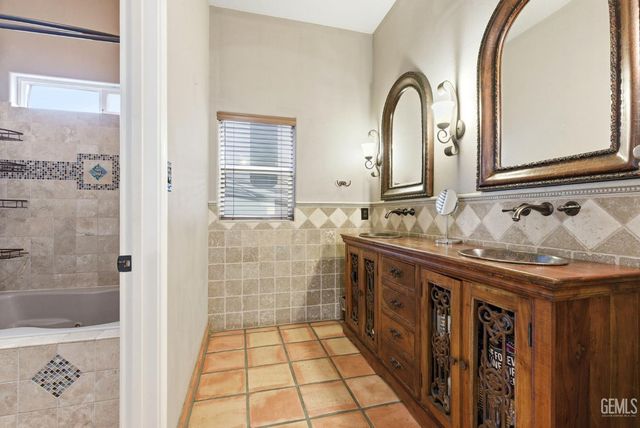 6607 Lilydale Drive, Bakersfield, CA 93313