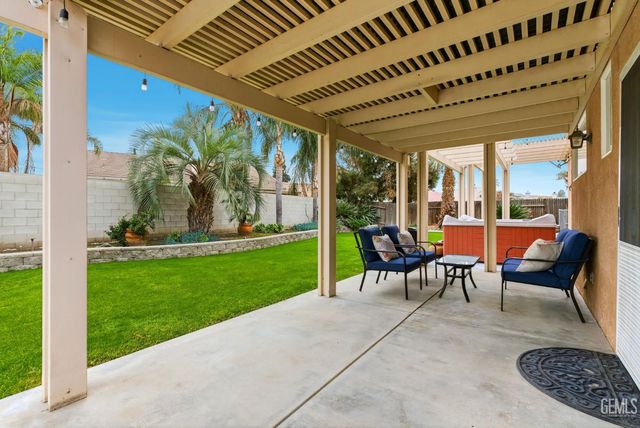 6607 Lilydale Drive, Bakersfield, CA 93313