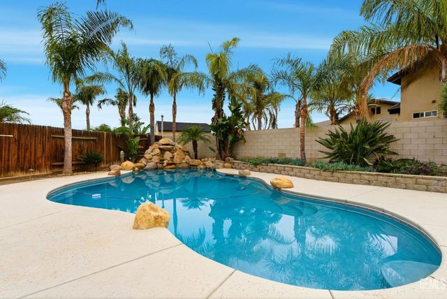 6607 Lilydale Drive, Bakersfield, CA 93313