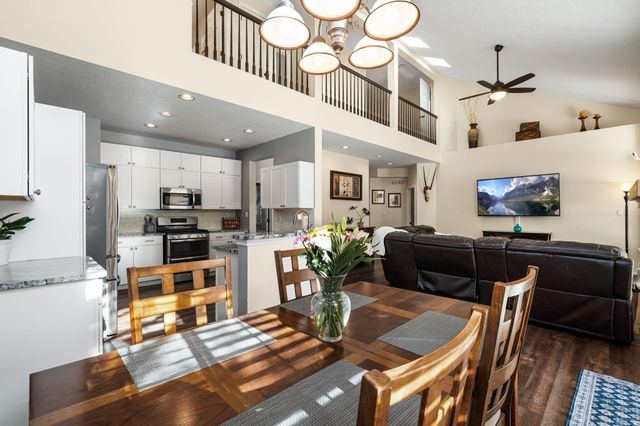 8101 Rancho Lago Court NW, Albuquerque, NM 87120