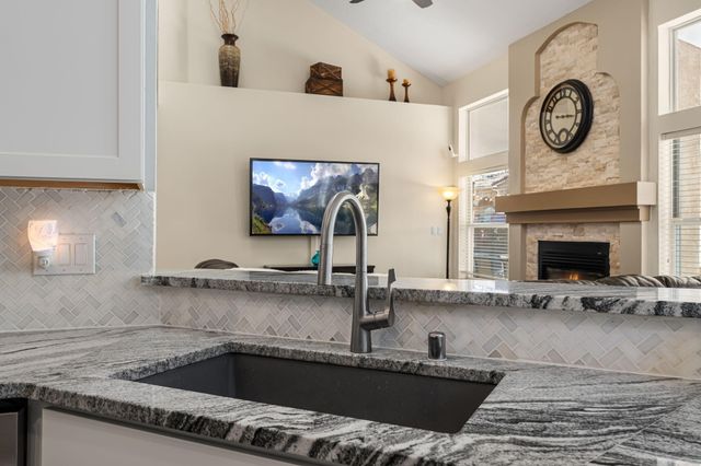 8101 Rancho Lago Court NW, Albuquerque, NM 87120